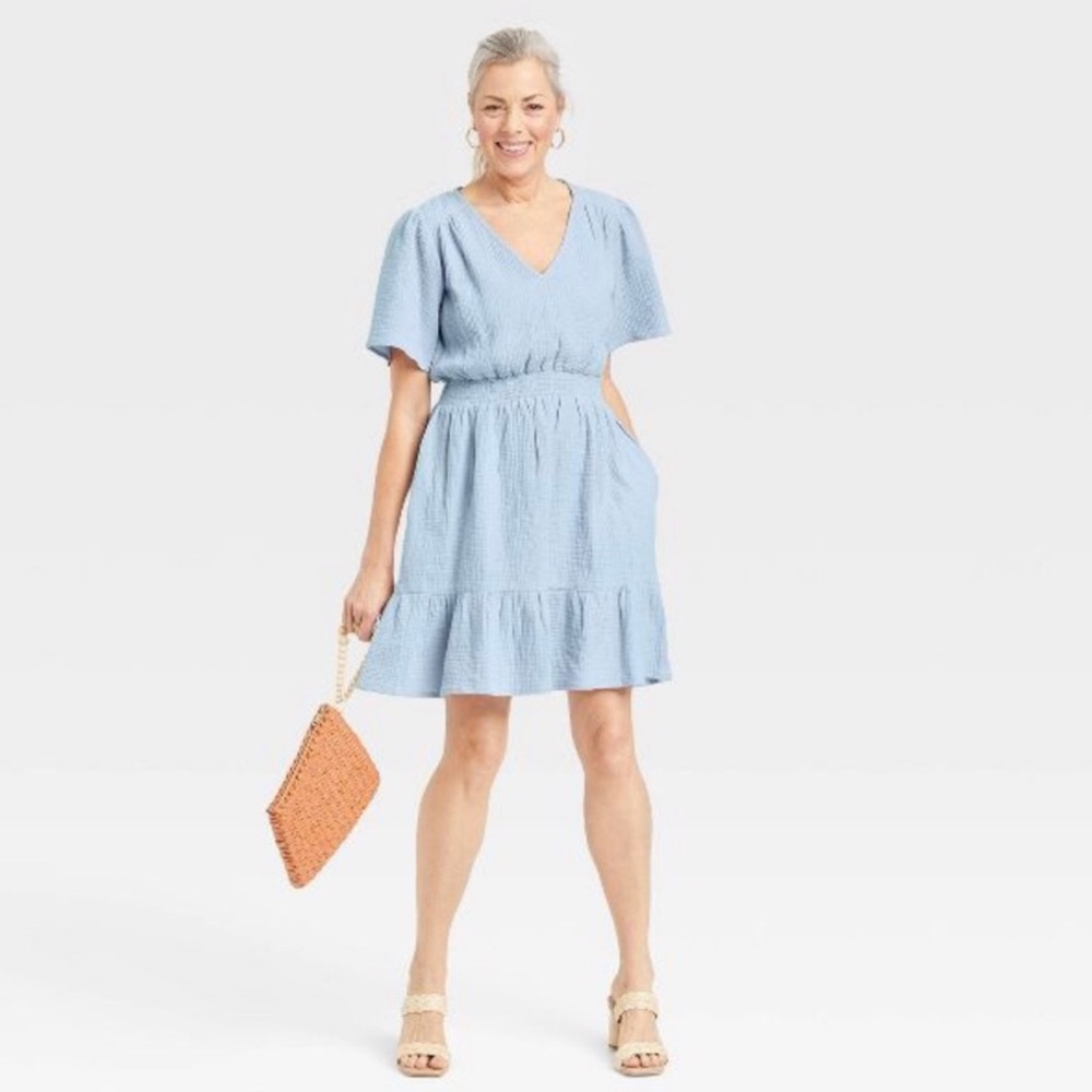 Women’s short sleeve dress L